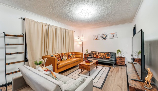 5 Mi to Town: Pet-Friendly Retreat in Marietta!