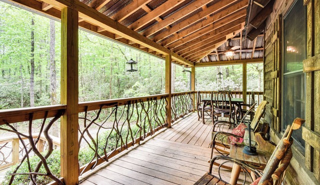 5 Mi to Unicoi State Park & Lake: Hot Tub Haven!