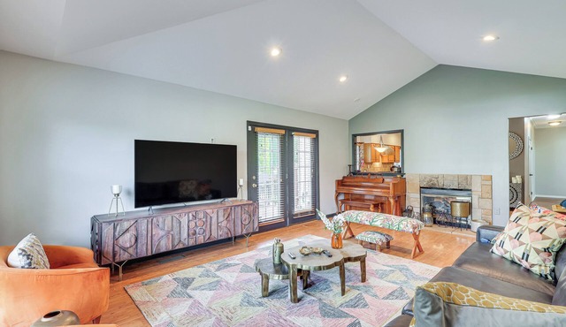 5 Mi to Princeton: Family Home w/Deck & Yard!