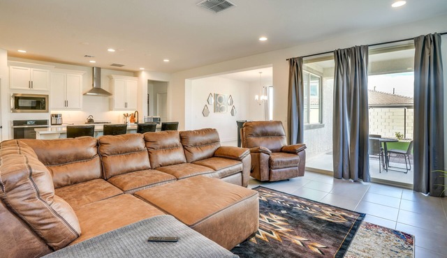 5 Mi to Westgate: Newly Built Glendale Home