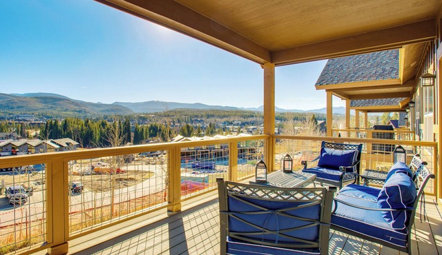 < 5 Mi to Winter Park: Family Base Camp w/Hot Tub