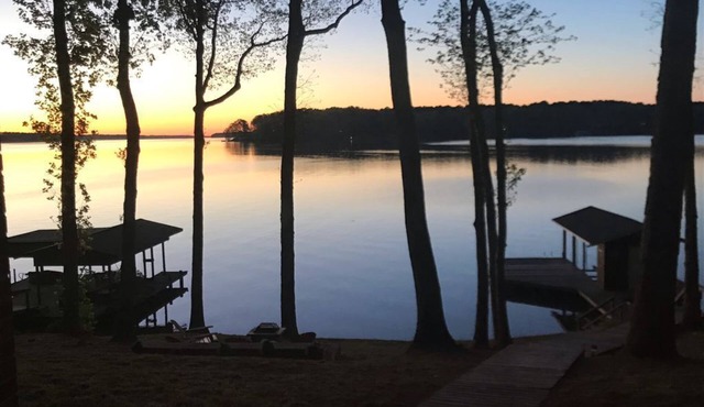 5 Mile Sunrise on Lake Gaston - Beautiful Main Lake Views