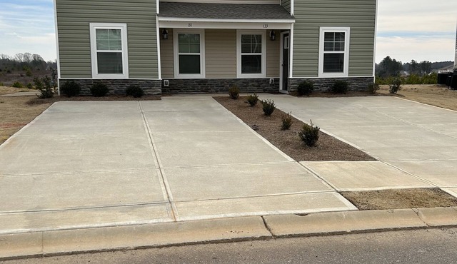 5 Miles from Clemson - Great for all the games - New 3/3 Townhome