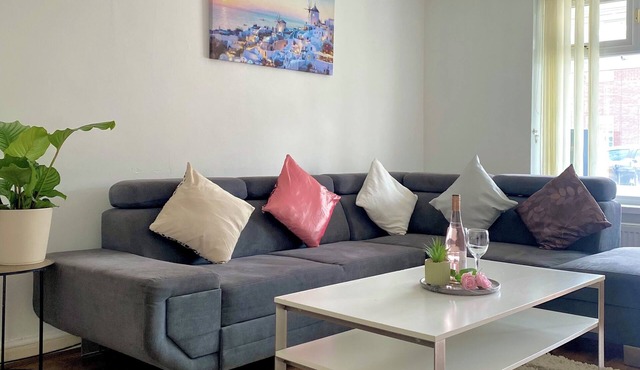 5 min away from Birmingham City Hospital 2 Bed Spacious Free Parking/Wifi