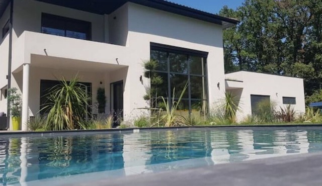5 min From Avignon Design House/Loft