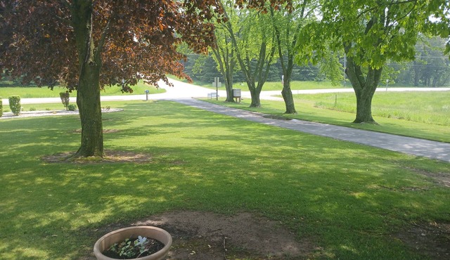 5 min from Road America. Great yard and plenty of parking