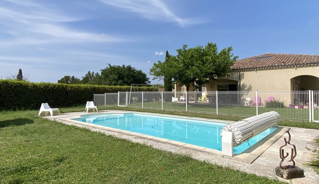 5 min from Valence, cosy villa with garden + private pool