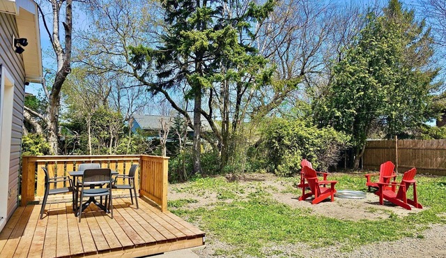 5 min to Agawa Train | Cozy Oasis w/Firepit & Deck