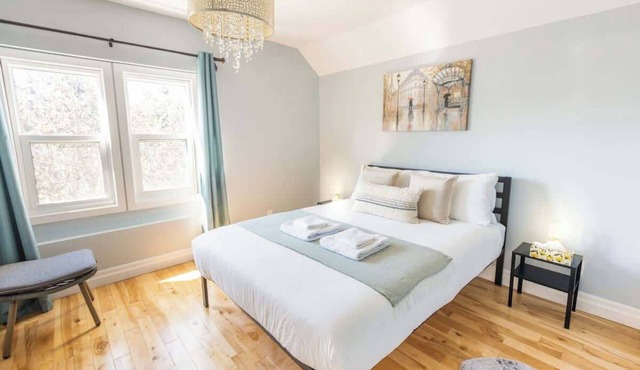 5 min to Agawa Train | Cozy Oasis w/Firepit & Deck