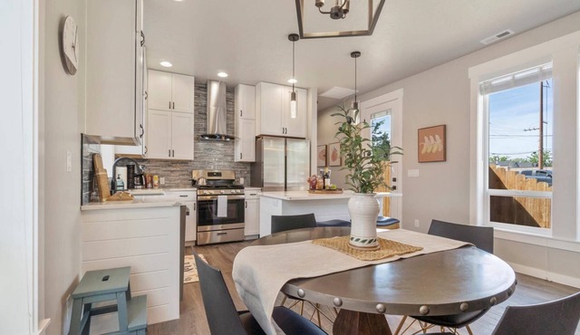 5 min to BSU + 8 min to Downtown | Brand New Build! Happy Decor! Quiet Patio w/Seating & BBQ