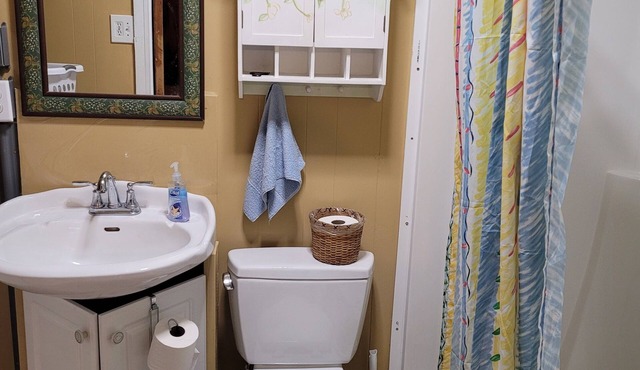 5 min to downtown, 45 min to Tallahassee FL; Quiet