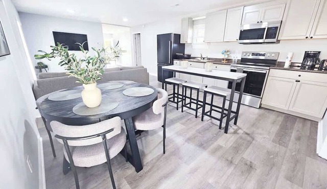 5 Min to Elon | Car Rental Avail. | Washer/Dryer