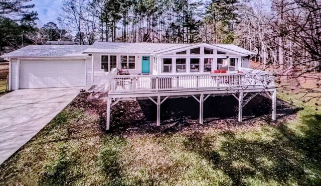 5 min. to Lake Allatoona/15 min. to DT W'stock/firepit/Sleeps 7/nHuge Deck!