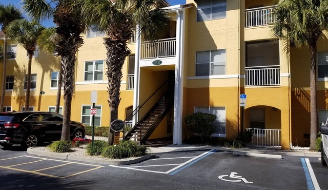 5 min. to Madiera Beach, Fl. GATED. PERFECT & COZY!