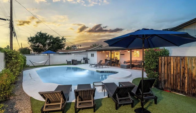 5 min to Old Town l Heated Pool