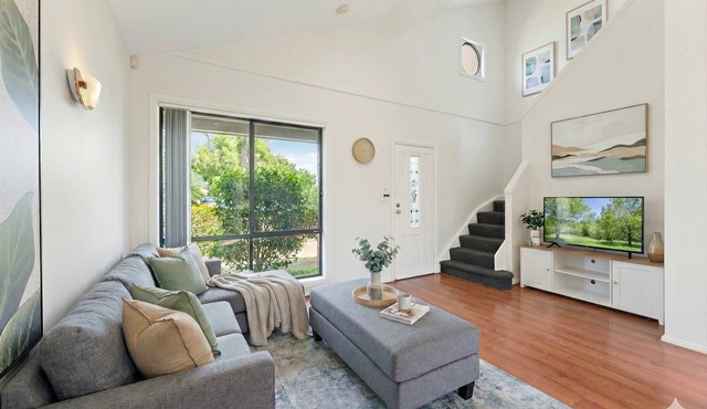 5 Min to Station Modern 2BR Townhouse Parking