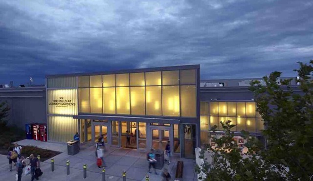 5 min to the Newark Airport and Jersey Garden Mall