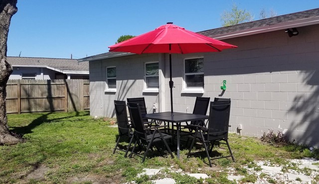 ✈5 Min to TPA ★Charming Home ★Netflix ✔Long Stays