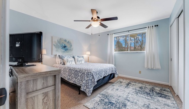 5 min to WV University Entire Home