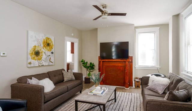 *5 Min to WVU*Smart TV*2 Full Kitchen*W/D