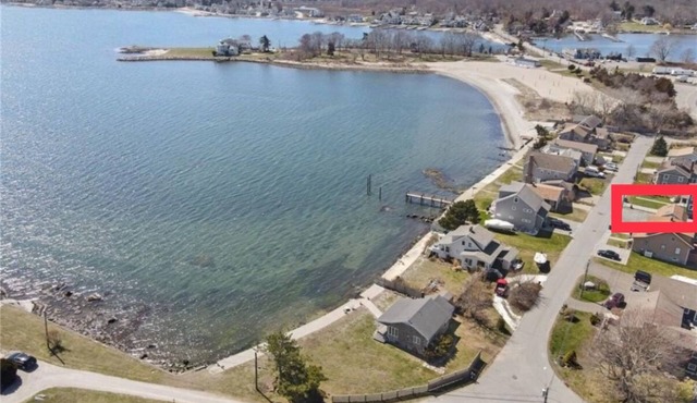 5 min walk to beach! 3-bed cottage