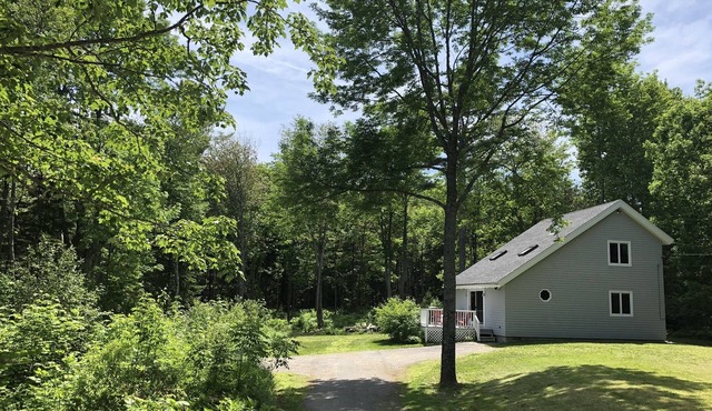 5 min walk to ocean! Cozy home close to Camden / Belfast