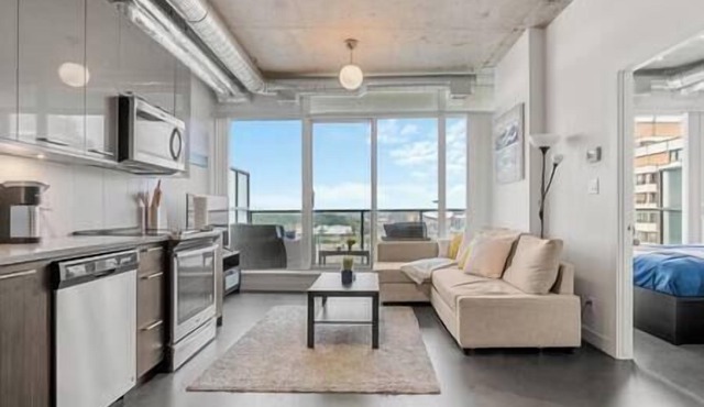 5 min walk to Stampede | 2BR |AC |Near Frt Calgary