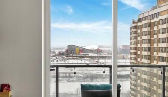 5 min walk to Stampede | 2BR |AC |Near Frt Calgary