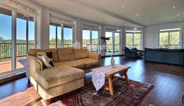 5 mins from Mont Sutton - renting Late Dec to early Feb - 2 weeks MIN