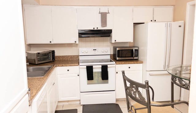 5 Mins to the fairgrounds! 3/2 Spacious Home