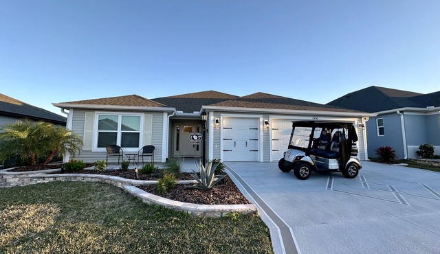 5 Minute Golf Cart Ride To Brownwood, Restaurants, Entertainment