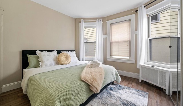 5 minute to the Newark liberty airport-Soothing 2-bedroom apartment in Elizabeth