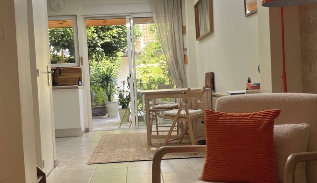 5-minute walk from Euratech and the metro, charming little typical Lille house