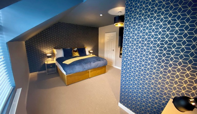 5 minute walk to Anfield stadium and perfect location for the Liverpool Centre