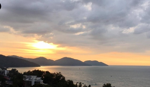 5 minutes away from the beach. Breathtaking Sea view