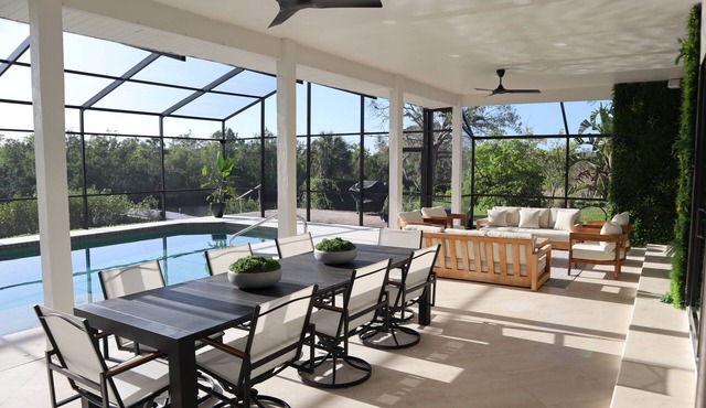 5 minutes away from the beach! Luxury Private Villa on the Canal