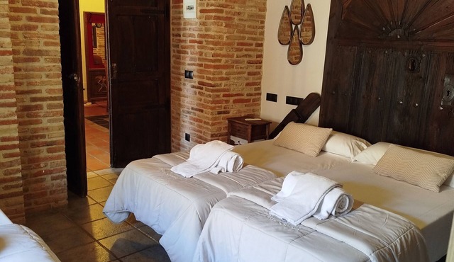 5 minutes from Salamanca and Vía de la Plata, large groups Villas de Miranda