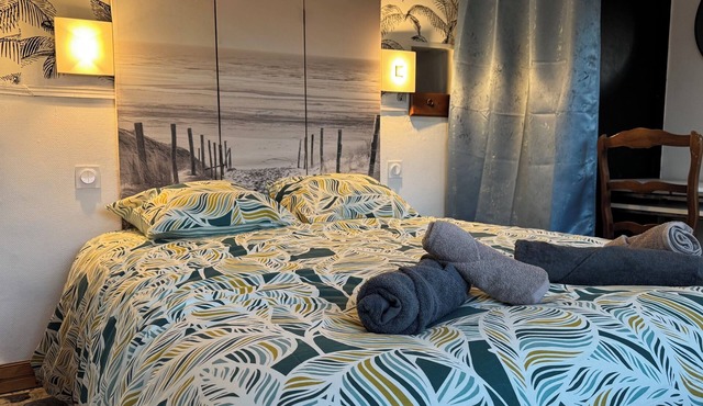 5 minutes from the Royal Abbey! 1-bedroom apartment in the countryside.