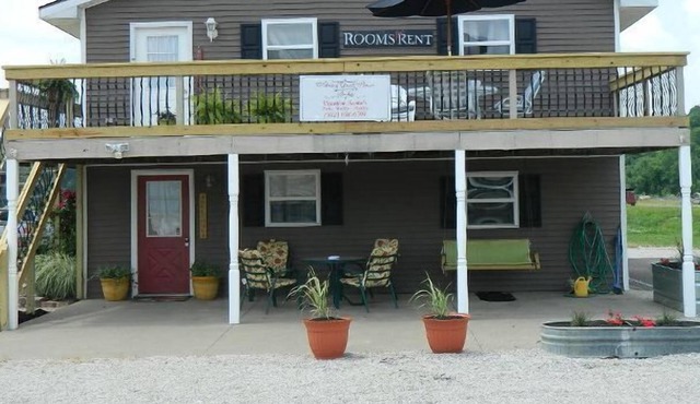 5 minutes from Holiday World/Splashin' Safar - sleeps 16 Holiday Guest House