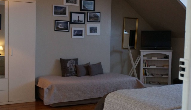 5 minutes from Parc Barbieux, 20 minutes from Lille, 5 rooms for 1 to 4 people