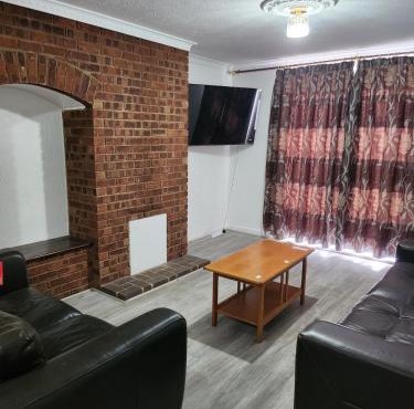 5 minutes from station and 1 minute to A13