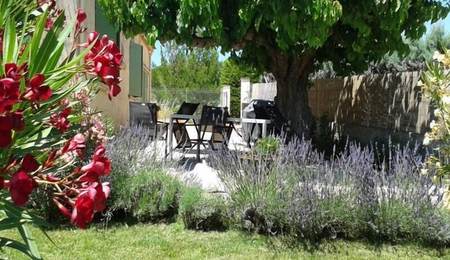 5 minutes from the ochre mines Gîte la Charité next to Gordes Roussillon