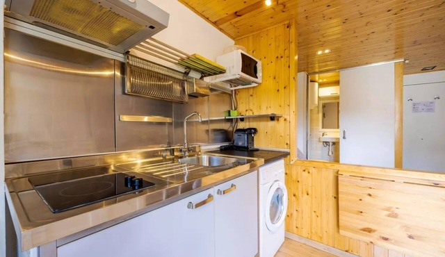 5 minutes from the Train, Restaurants and Supermarkets! Apartment Ideal for Couples.