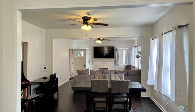 5 minutes to downtown. Family home with Wi-Fi, deck, and large backyard.
