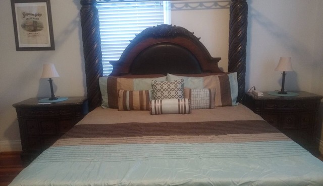 5 Minutes to Downtown Cincinnati in Beautiful Mainstrasse Village!
