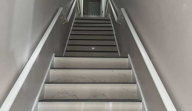 5 minutes to Fort Stewart , home of 3ID!Newly renovated ultra modern apartment