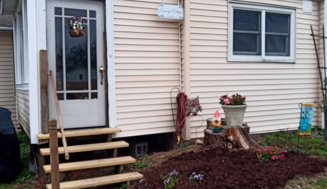 5 minutes to HITS, village of Saugerties