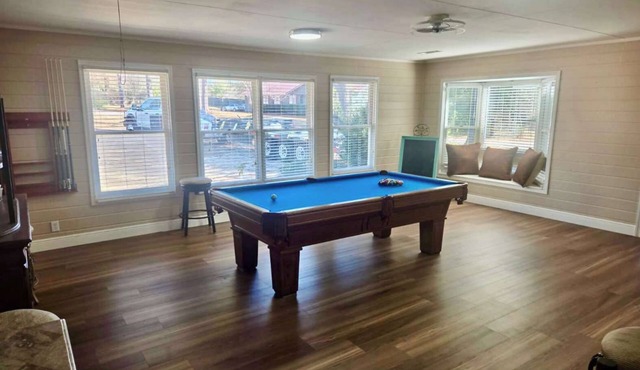5 Minutes to Lake Eufaula | Pool Table & Relaxing Stay 🚤🎱