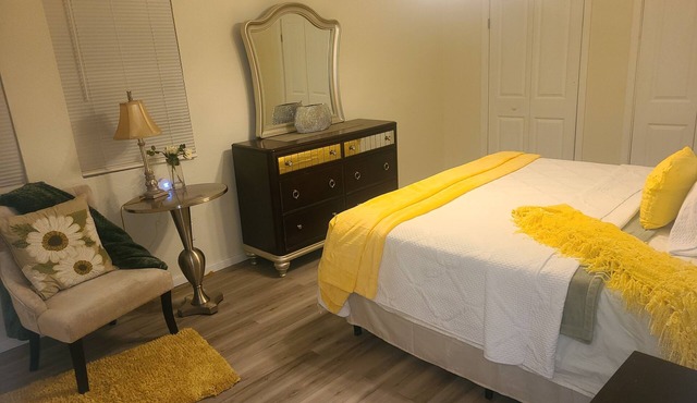 5 minutes to New Orleans a Reno 2bedroom/1 & half bathroom apartment in Harvey