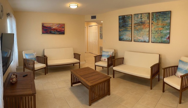 5 MINUTES TO THE BEACH COTTAGE